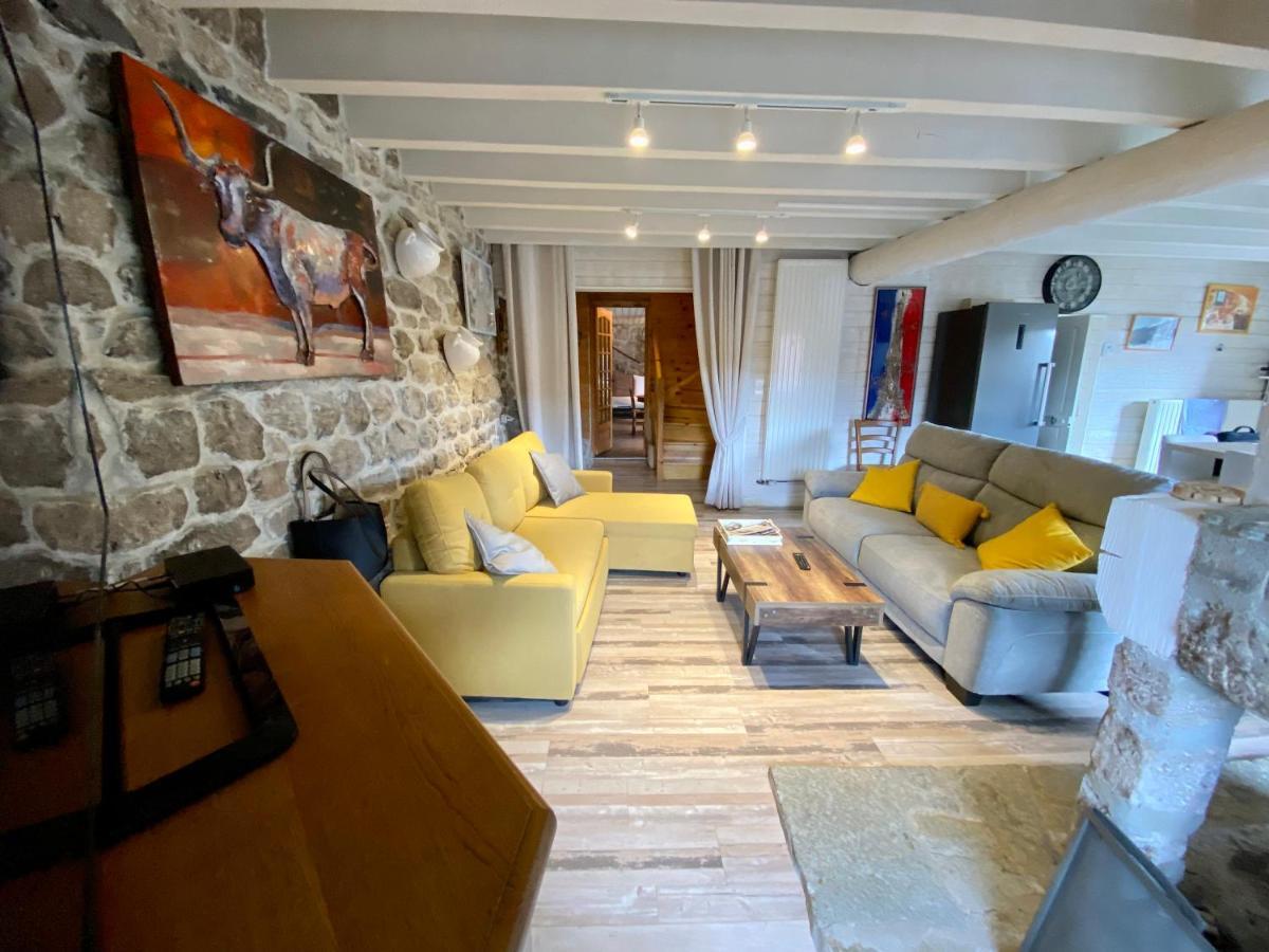 Gite De Groupe 160M2, 15P, Salle De Reception, Jardin, Terrasse Mazan-l'Abbaye 外观 照片